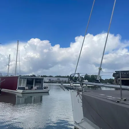 Penichette Cosy Bassins A Flots, Proche De La Cite Du Vin Botel *