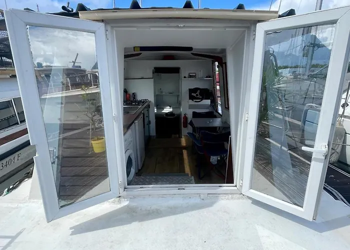 Botel Penichette Cosy Bassins A Flots, Proche De La Cite Du Vin